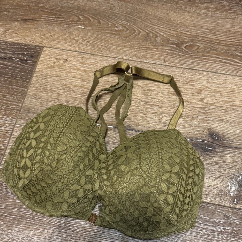 Victoria’s Secret dream angels push up 32DD‎